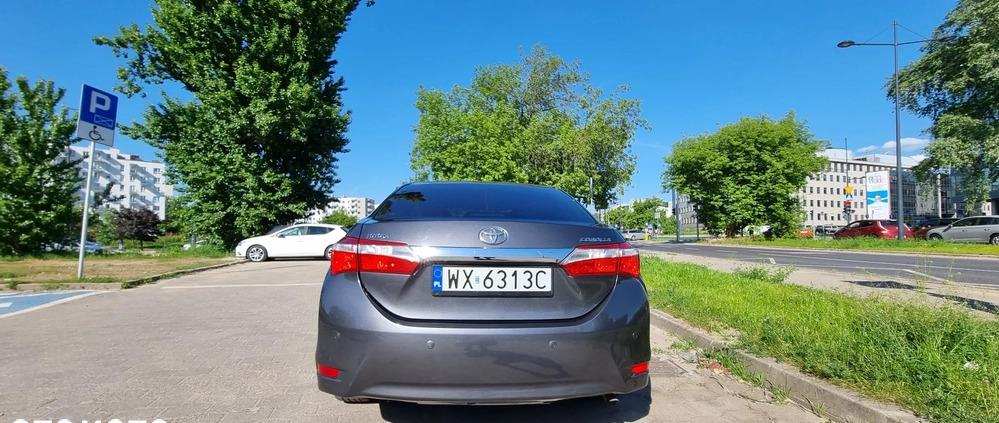 Toyota Corolla cena 52500 przebieg: 130914, rok produkcji 2016 z Warszawa małe 211